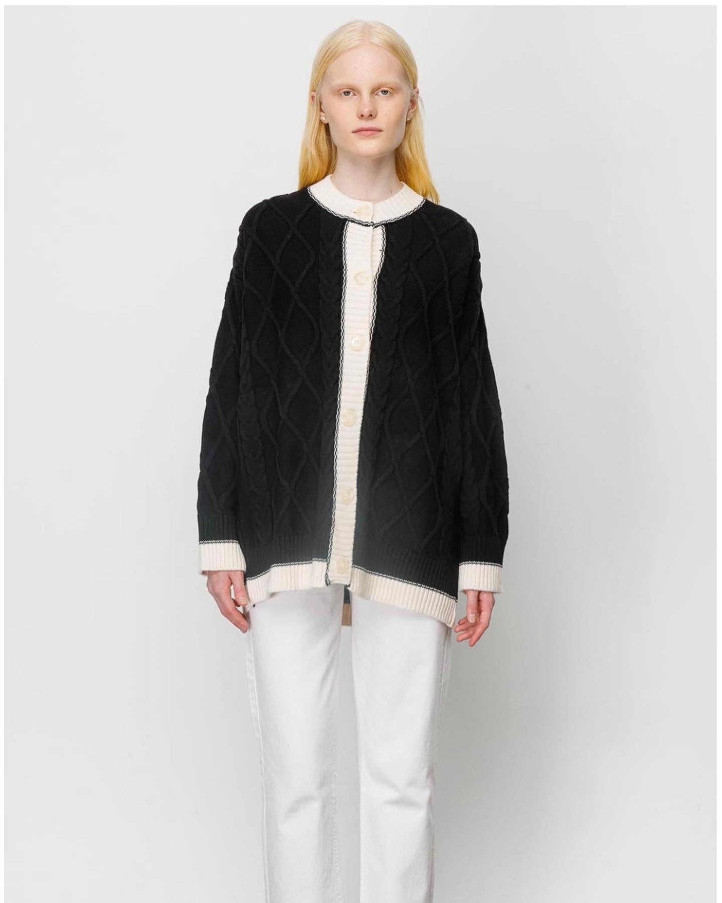 GESTREIFTE HAAR-ZOPF-STRICKJACKE