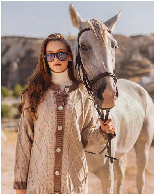 GESTREIFTE HAAR-ZOPF-STRICKJACKE